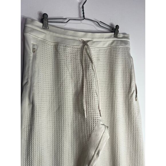 Lululemon Engineered Warmth Jogger in Natural Ivory Size Large - Picture 3 of 7